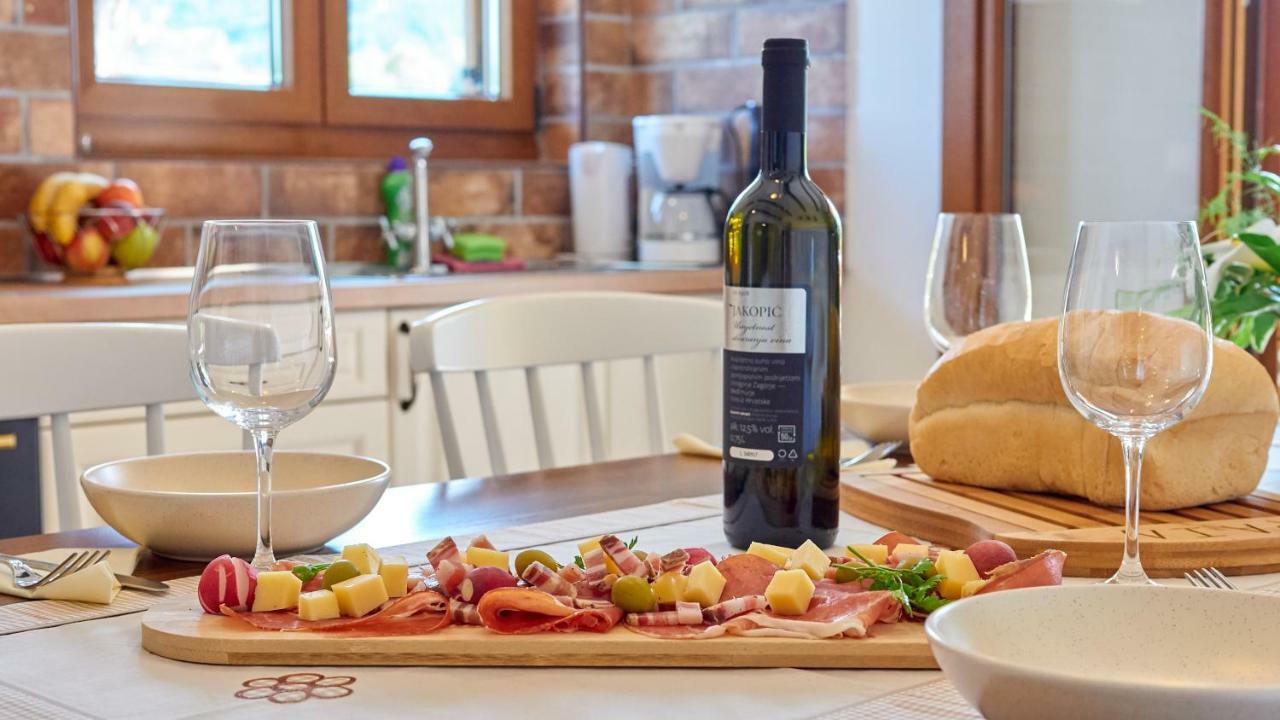 Casa Valla By Rent Istria Бузет Екстериор снимка