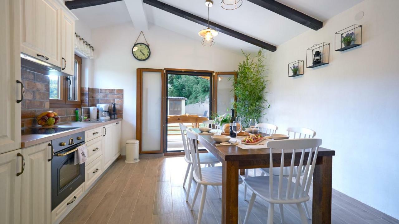 Casa Valla By Rent Istria Бузет Екстериор снимка